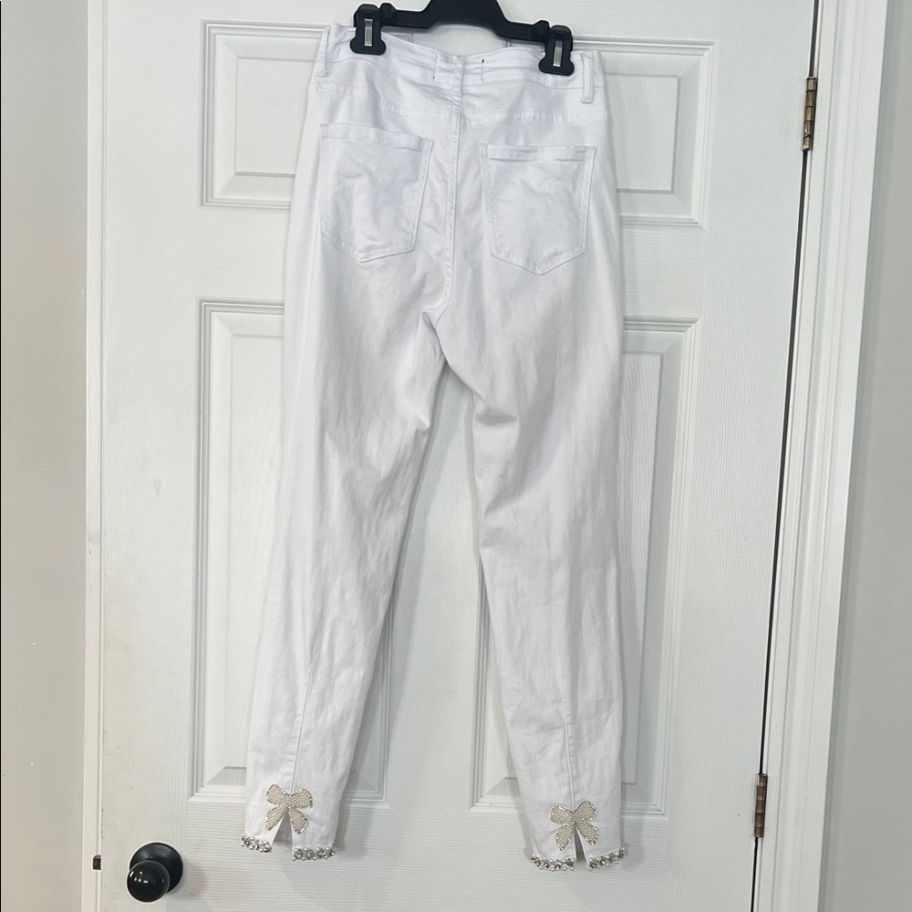 Frank Lyman Design White Skinny Jeans with Beaded Hem - Picture 4 of 4